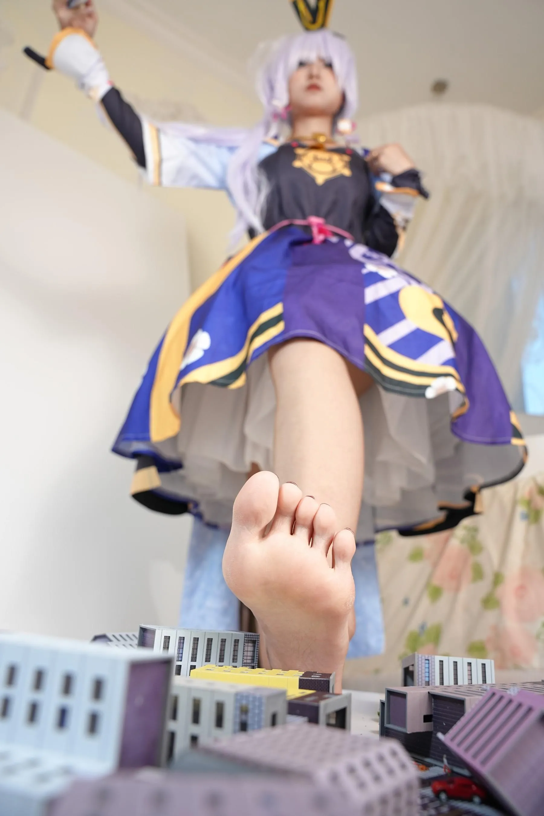 [觅芙少女]NO.092 娜娜-cos神里凌华 巨人踩踏 [204P]插图